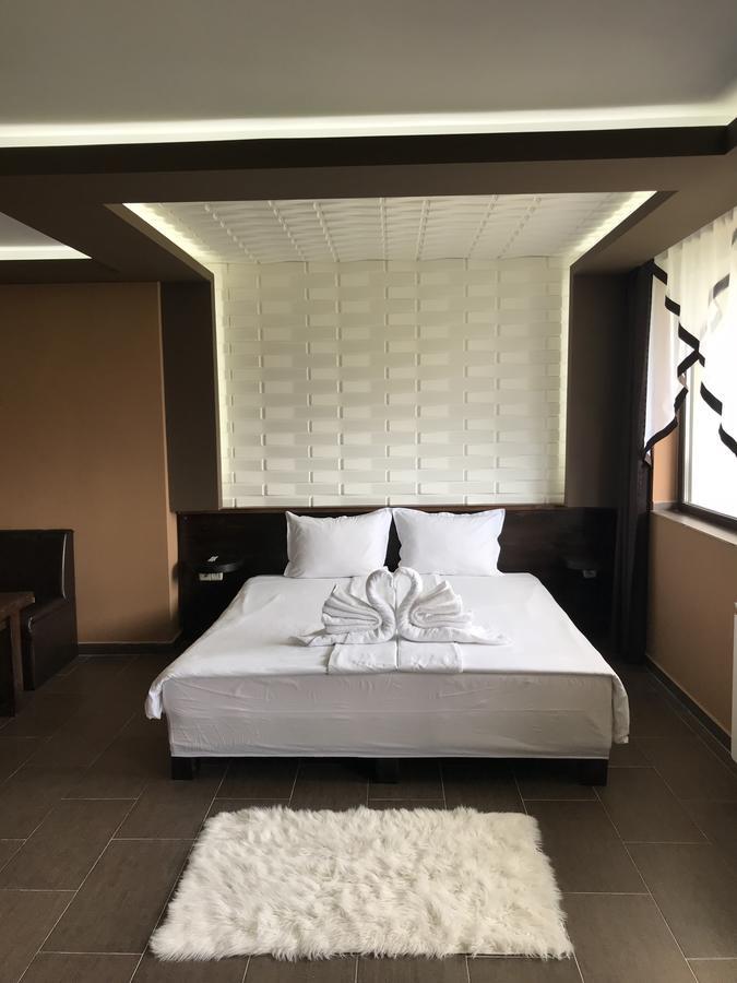 Complex Katalina Hotel Tsigov Chark Buitenkant foto
